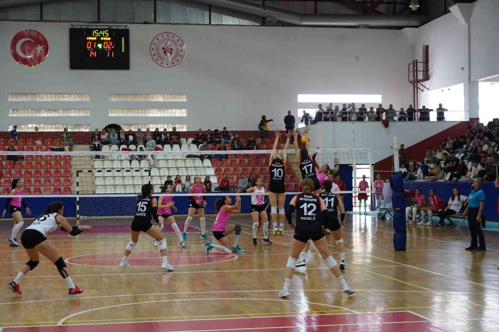 TVF Kadınlar 2. Lig: Cadence Gölcük İhsaniye Spor: 3 - Bilecik Belediye Spor: 2