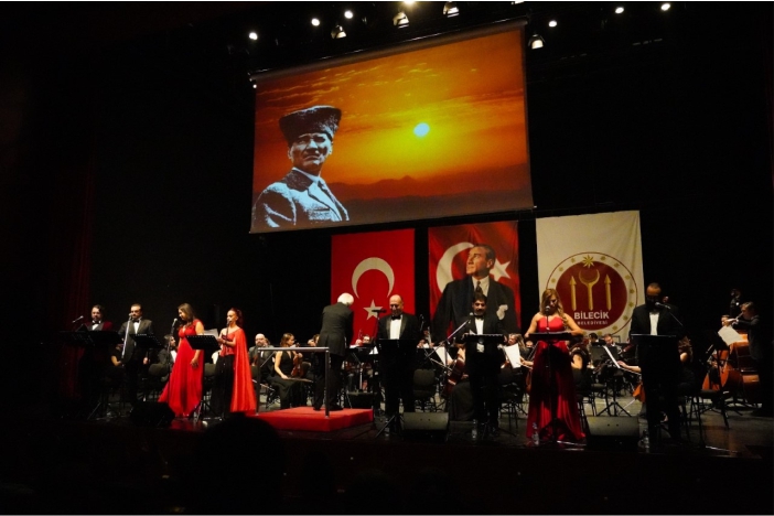 Senfoni orkestrası Bilecik'te sahne aldı