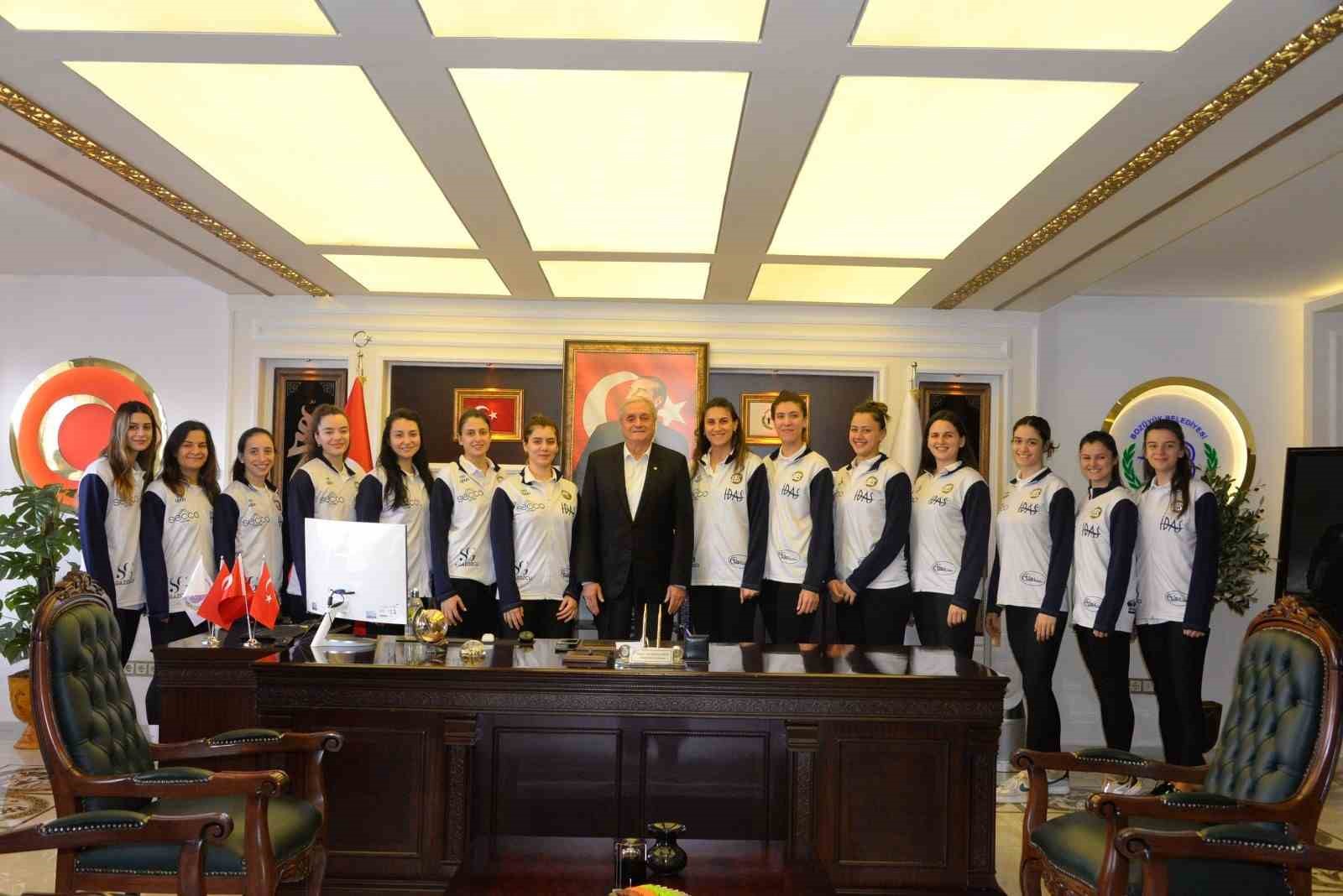 Başkan Bakkalcıoğlu “Bizim Kızlar”a  başarılar diledi