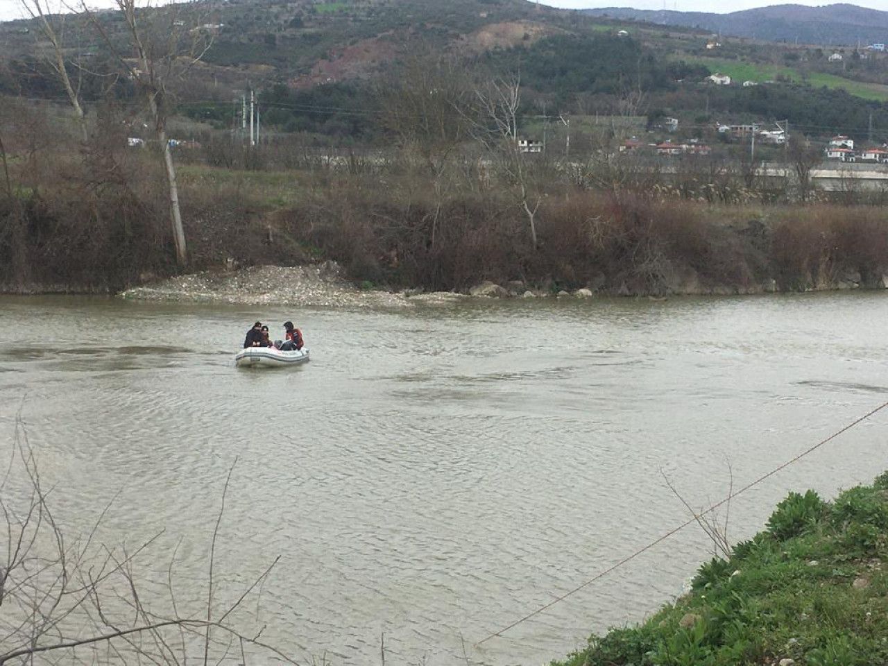 Geçtiğimiz ay kaybolmuştu, Sakarya Nehrinde aranıyor