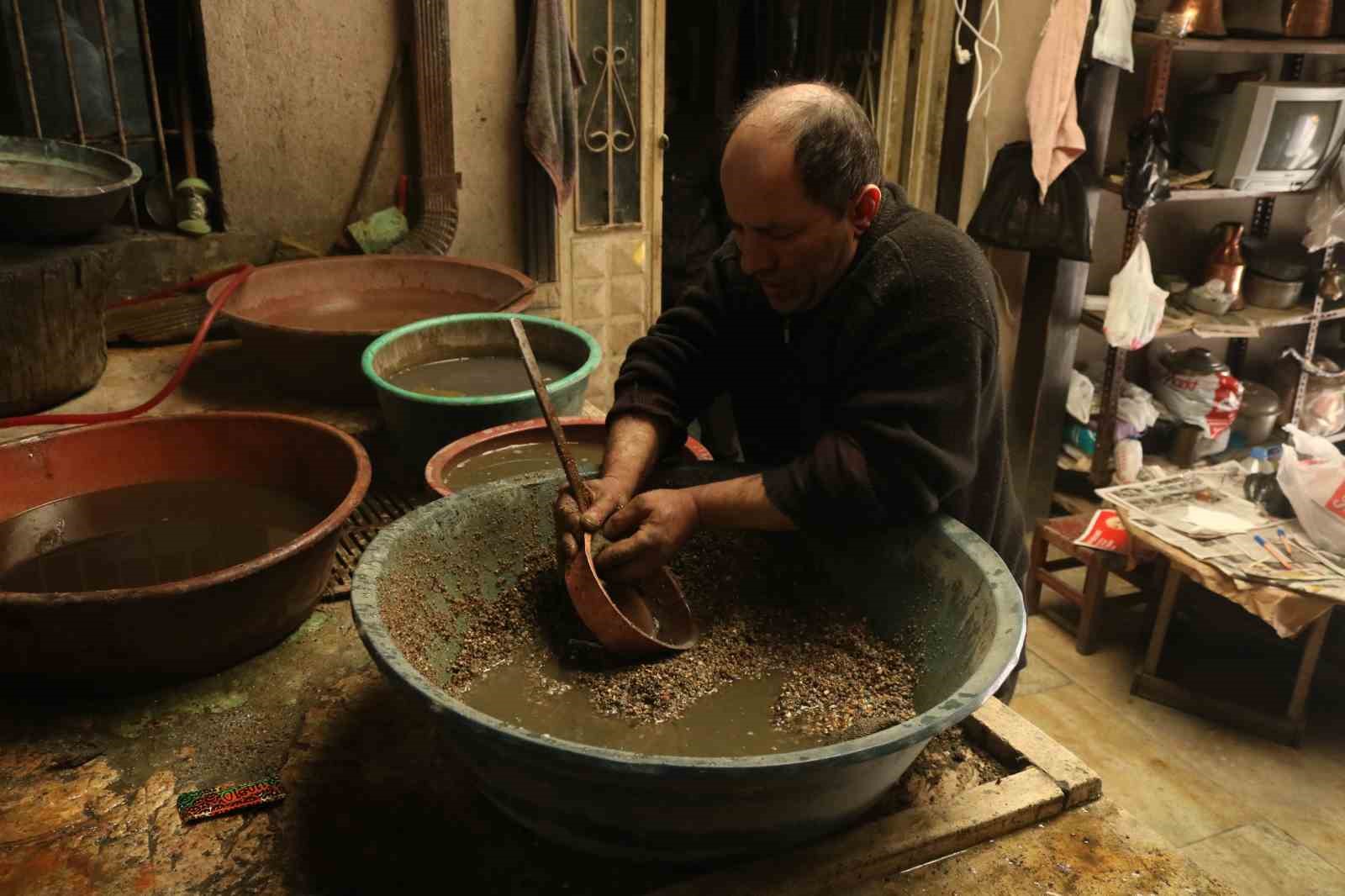 Baba yadigarı mesleğini yarım asırdır sürdürüyor