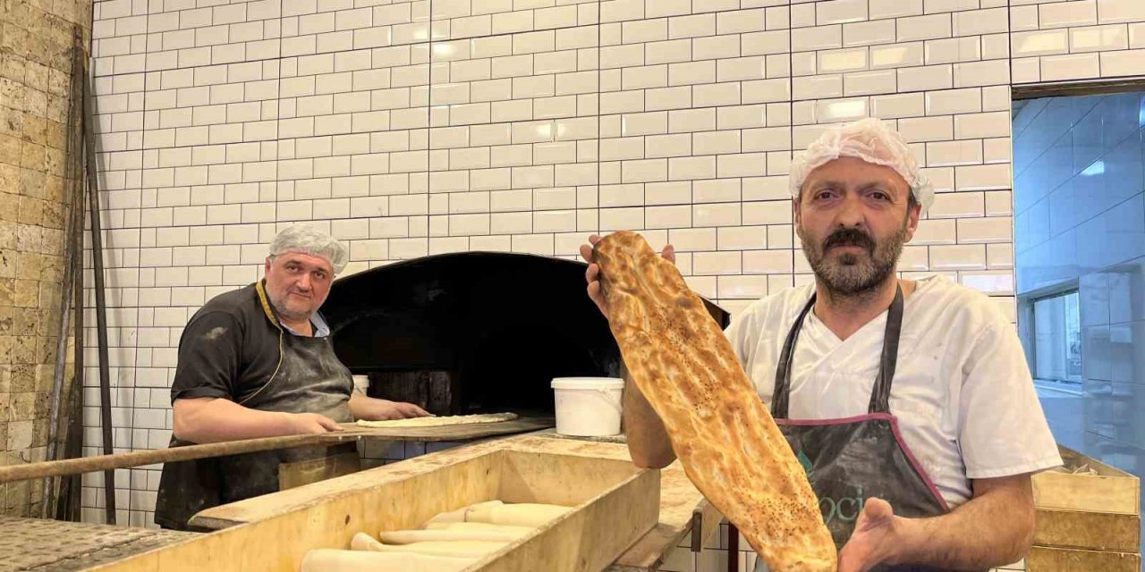 Ramazan pidesi tezgahlardaki yerini aldı