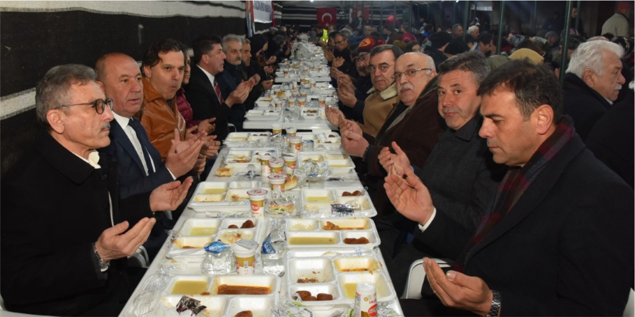 CHP'nin aday adayları Bozüyük'te iftar yaptı