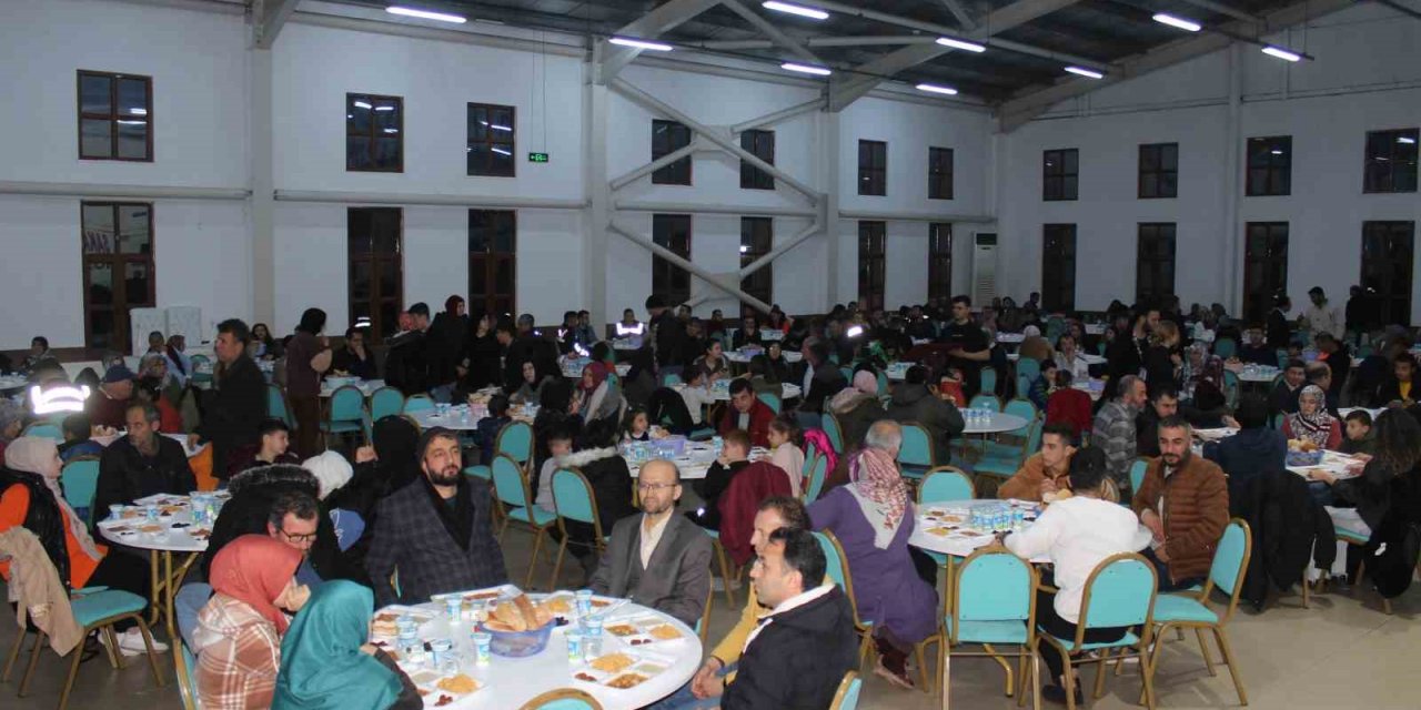 Osmaneli'nde anlamlı iftar