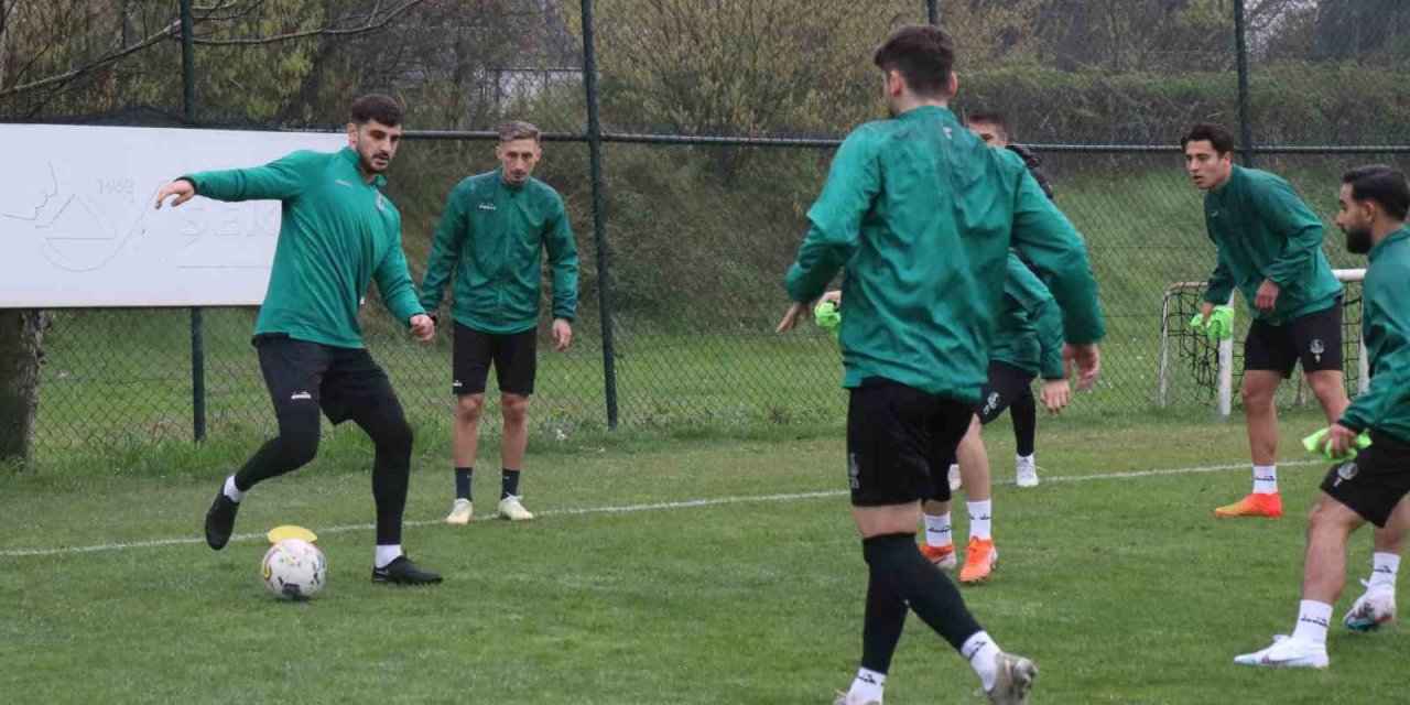 Sakaryaspor adımlarını sağlam atıyor