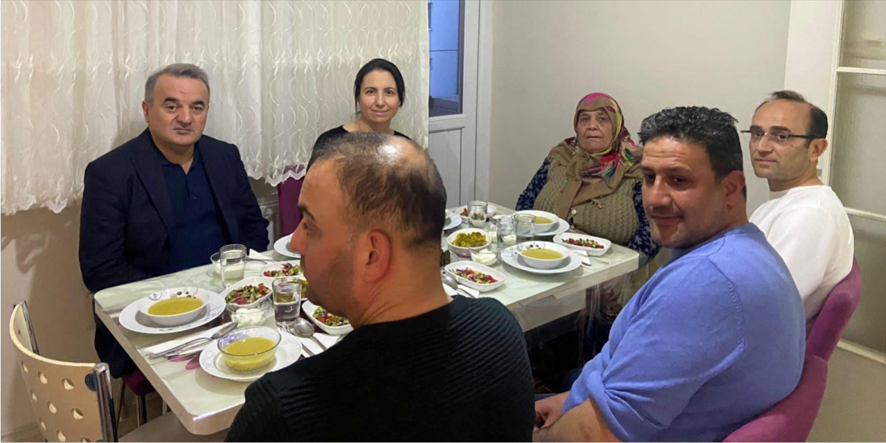 Kaymakam Öztürk şehit ailesiyle iftar yaptı