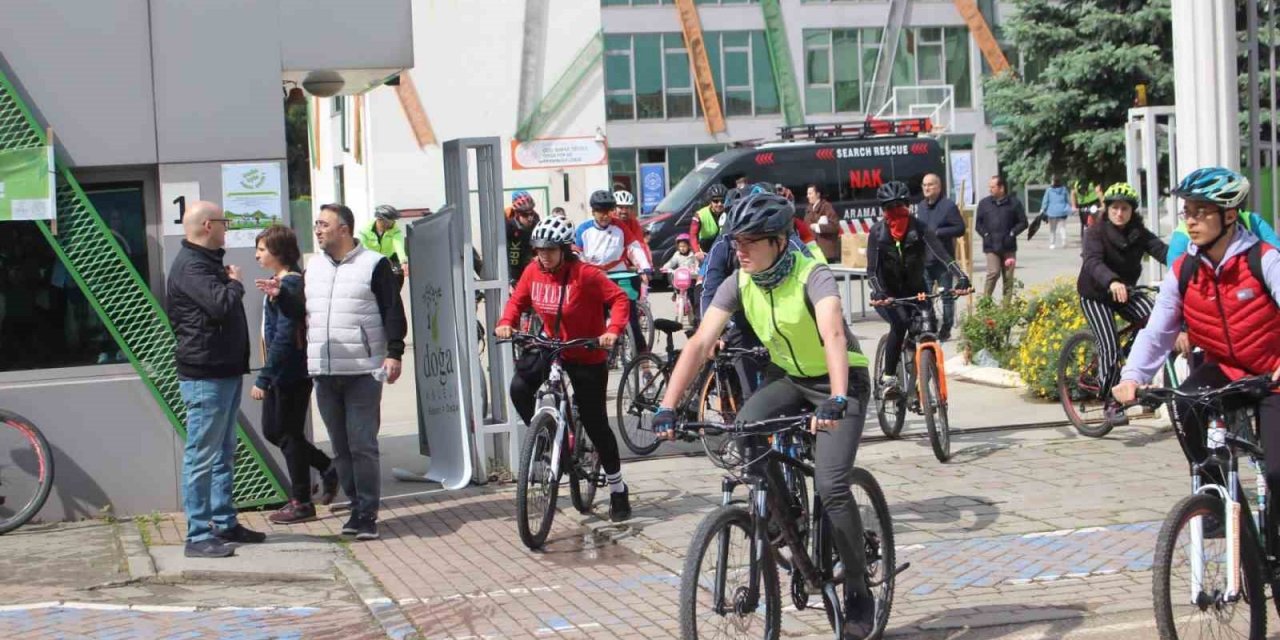 Pedallar doğal afetlere farkındalık için çevrildi