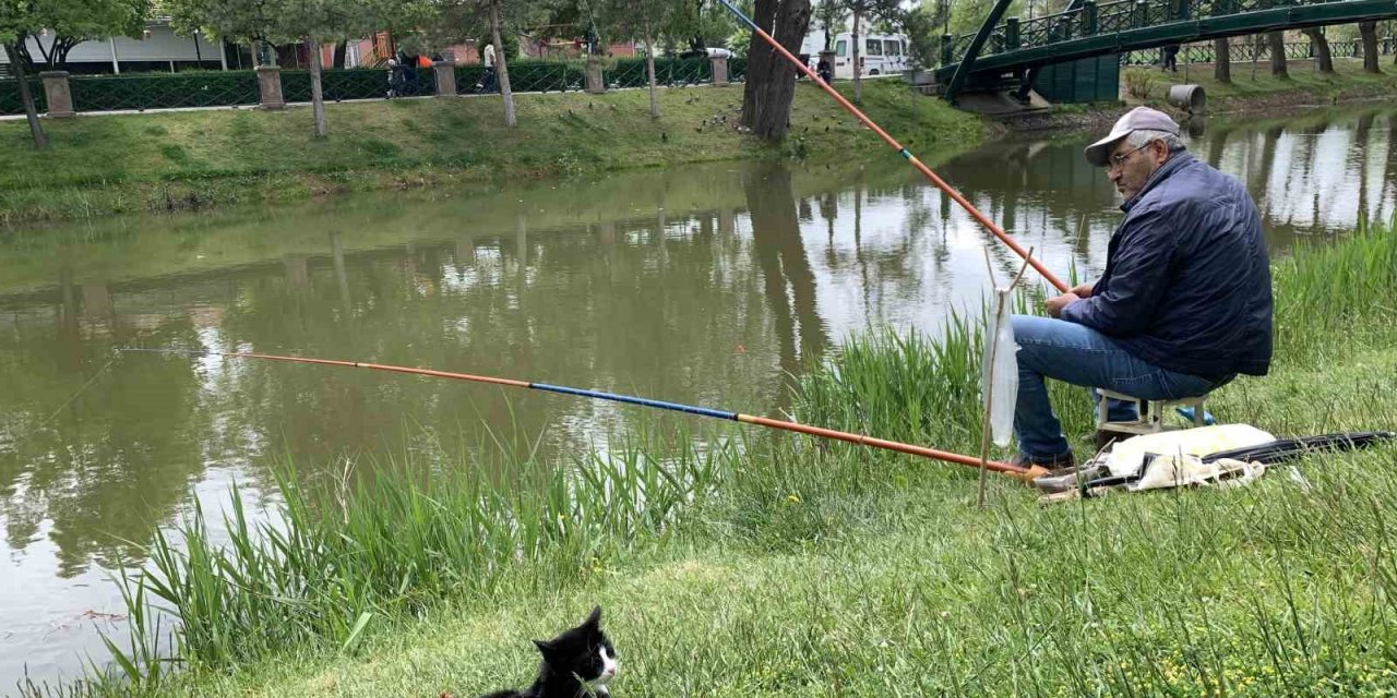 Sağanaktan dolayı tatilde parklar boş kaldı