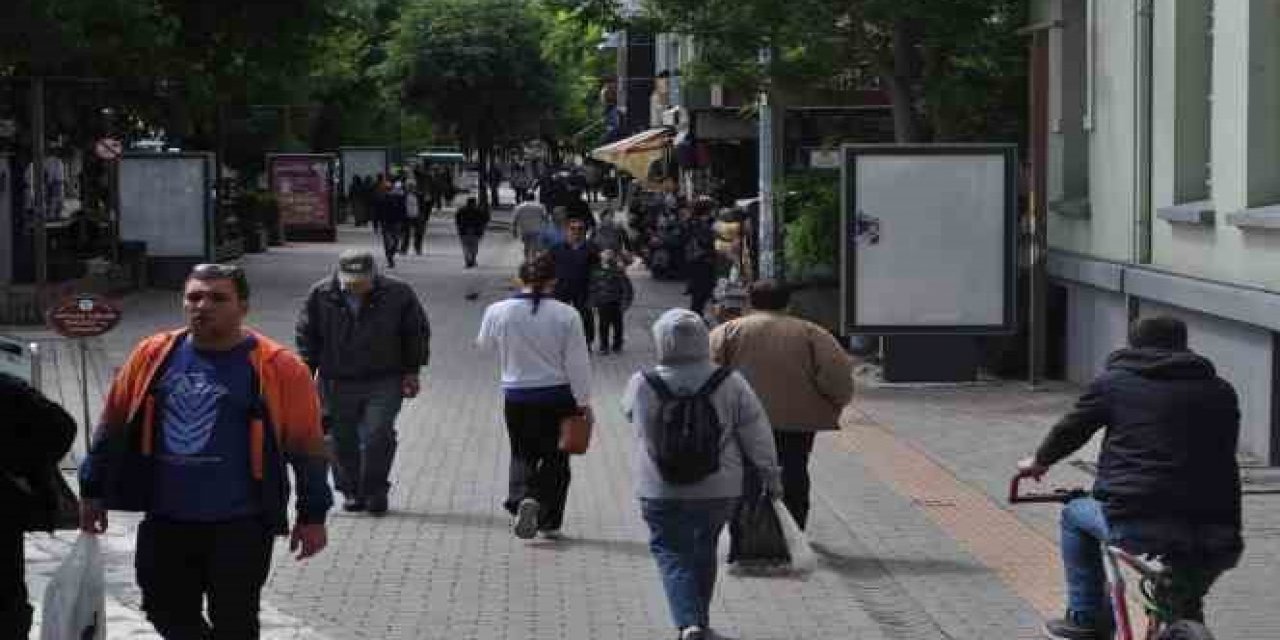 Sokaklar eski sakinliğine geri döndü