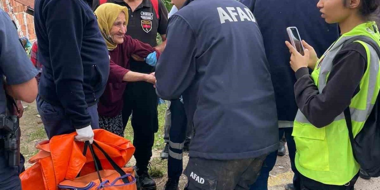 90 yaşındaki kadın ormanlık alanda bulundu