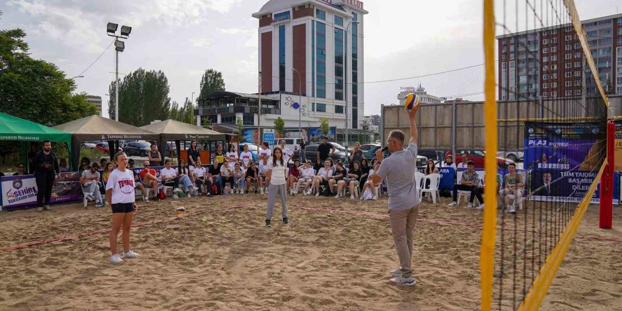 Plaj voleybolu festivali başladı
