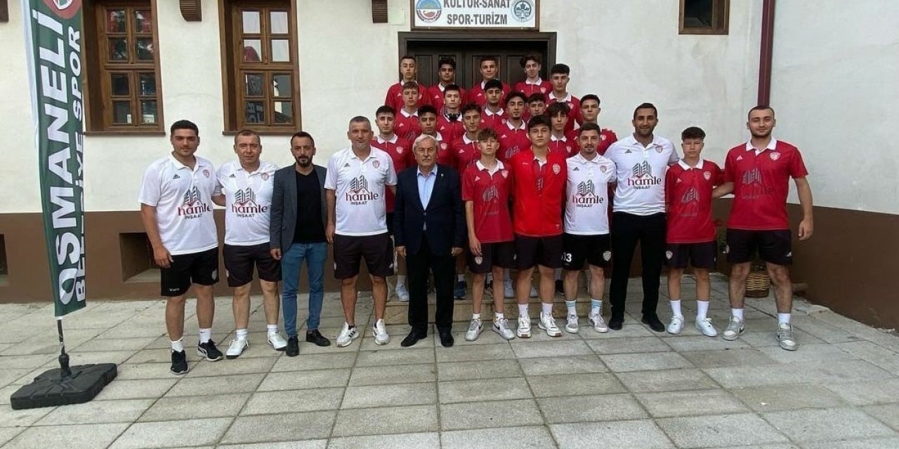 Başkan Şahin U-17 takımını Eskişehir’e uğurladı