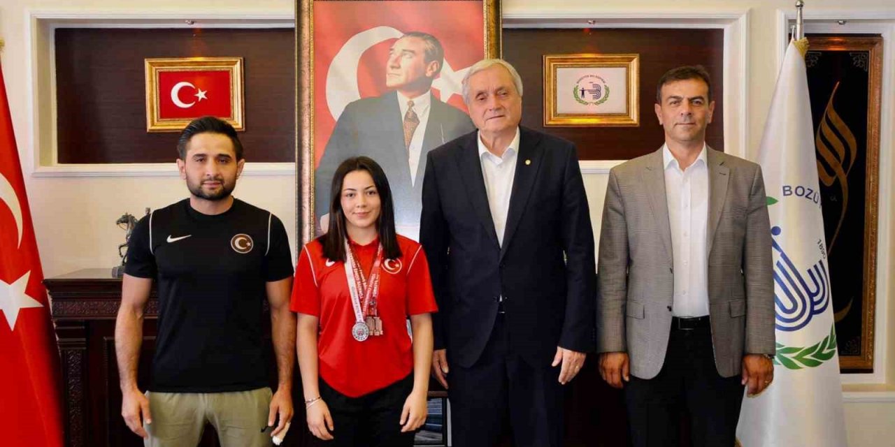 Başkan Bakkalcıoğlu, Bilecik’in gururu sporcu Başak Duman’ı ağırladı