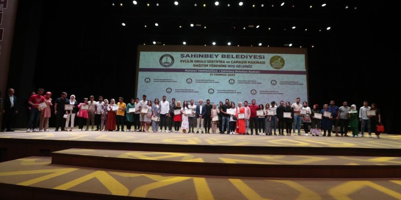 Mutlu ve huzurlu evliliğin formülü evlilik okulunda
