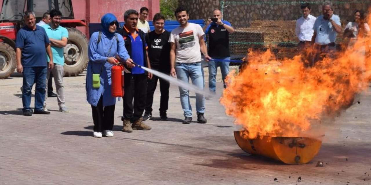 'Afet Farkındalık, Yangın Farkındalık, Deprem Anı, Yangın Söndürme Eğitimi' verilerek, 'Tahliye Tatbikatı' yapıldı