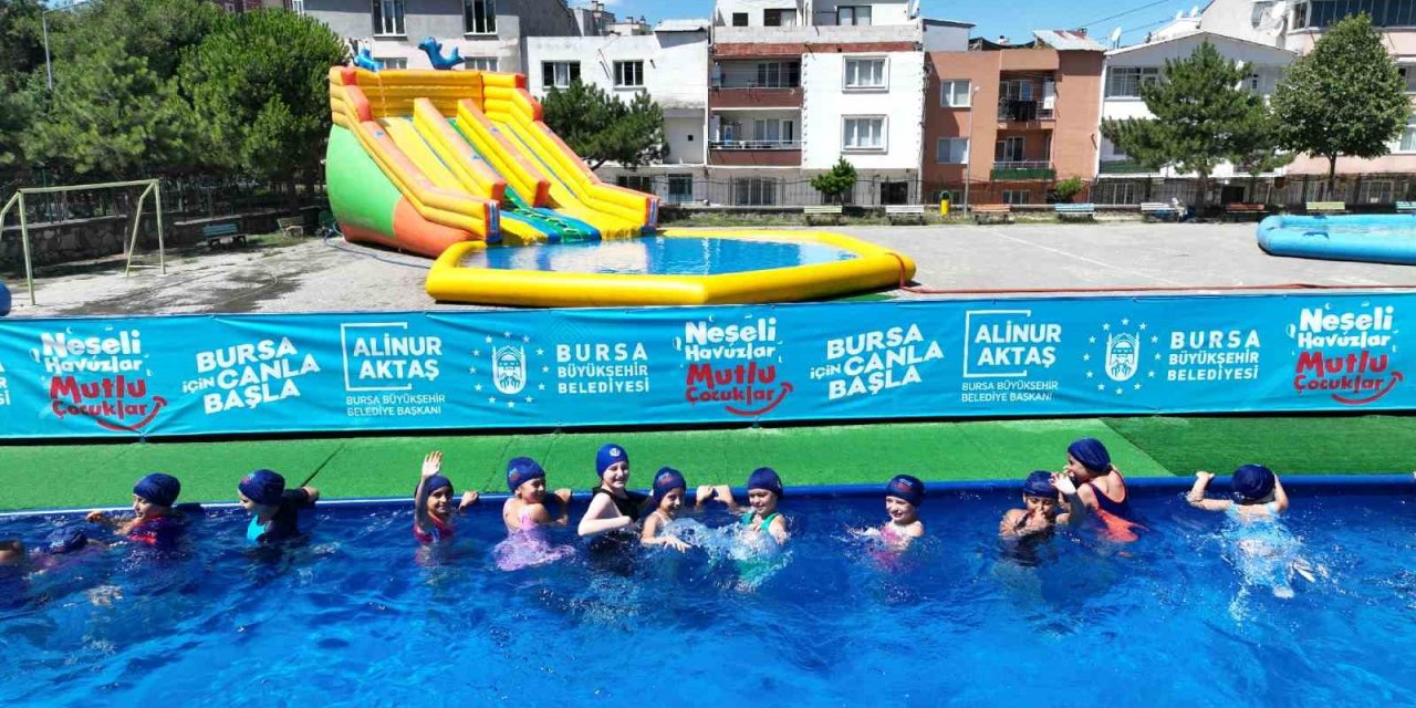 Okul Bahçeleri Havuzlarla Şenlendi