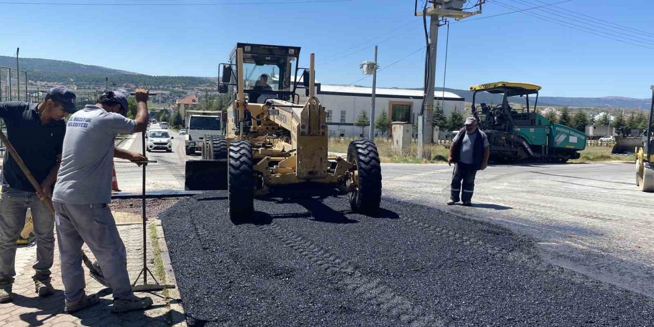 Bozüyük’te Tevfik Fikret Caddesi Asfaltlandı