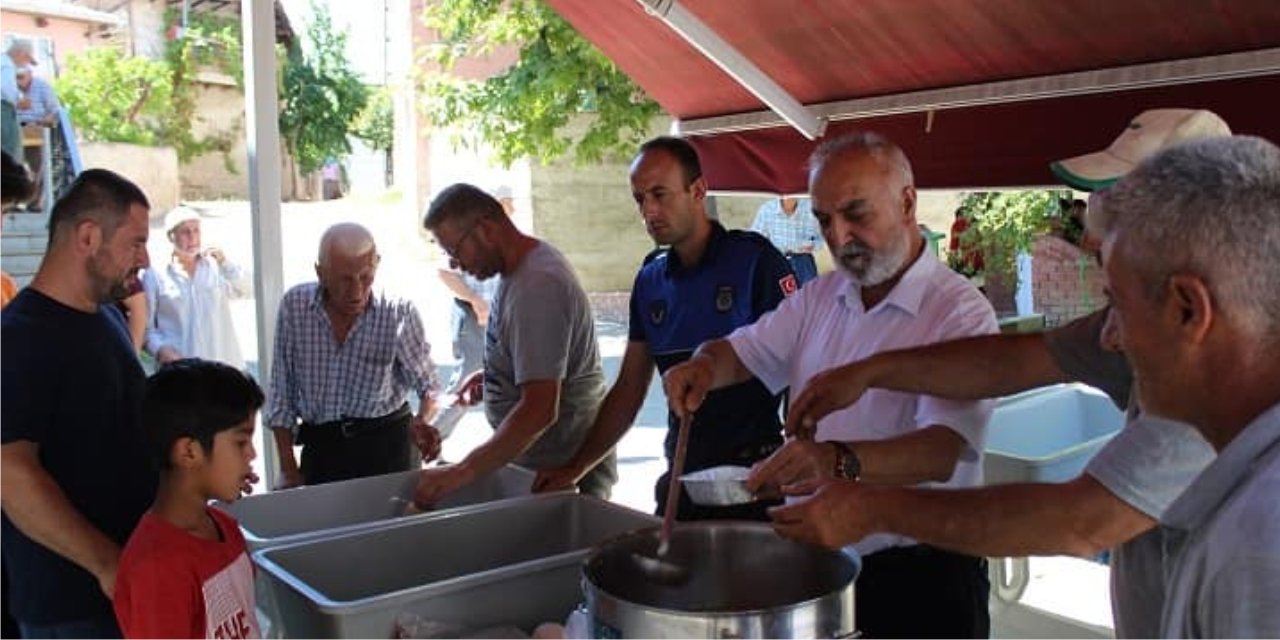 İnhisar Belediyesi’nden aşure ikramı