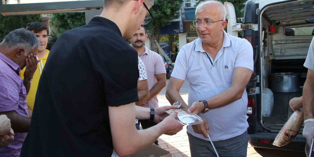 Halka Aşure İkramı