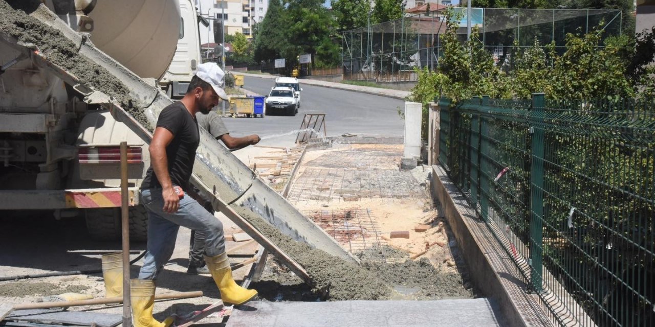 Bilecik Belediyesi’nden Cadde Ve Sokaklarda Alt Yapı Çalışmaları