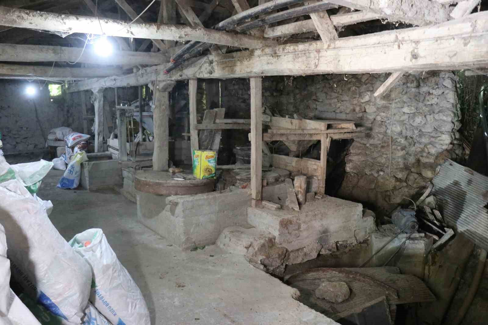 Zamanının Büyük Fabrikası Olan Su Değirmeni 4 Asırdır Hizmet Veriyor