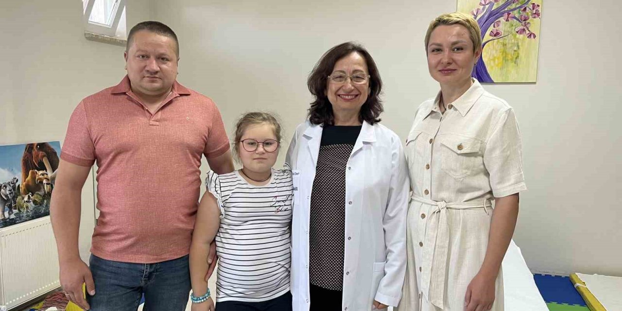 Ukrayna’daki Bombalı Saldırıda Yaralanan 8 Yaşındaki Arina Eskişehir’de Sağlığına Kavuştu