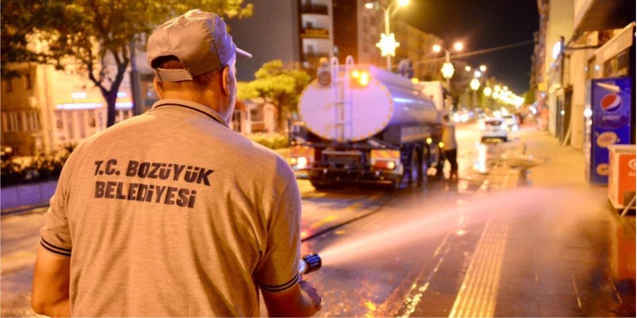 Bozüyük’te ana cadde ve kaldırımlar temizlendi