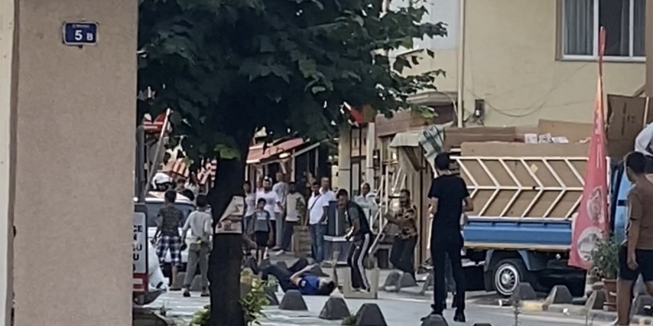 Zabıta ile karton toplayıcıları arasında tekmeli, yumruklu kavga