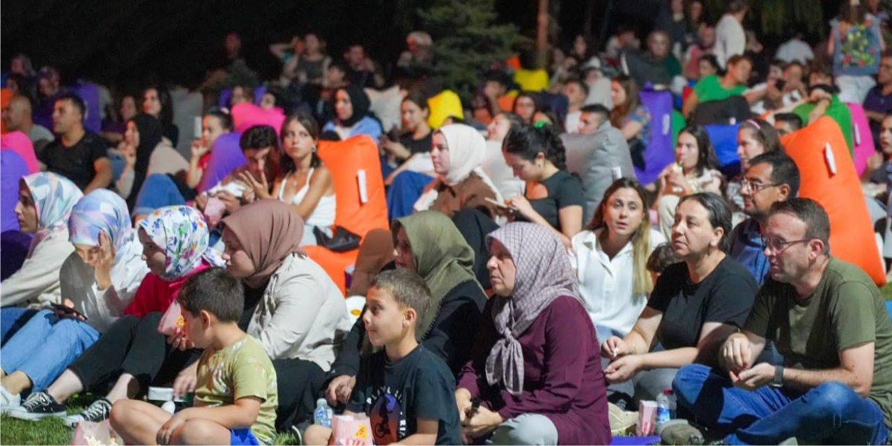 Vatandaşlar “Mavi Boncuk” adlı oyunla bir araya geldi