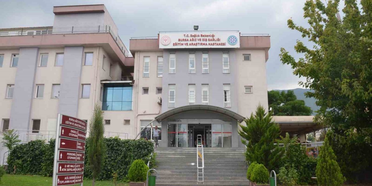 Günde 2 Bin Kişinin Ağzı Kontrol Edildi