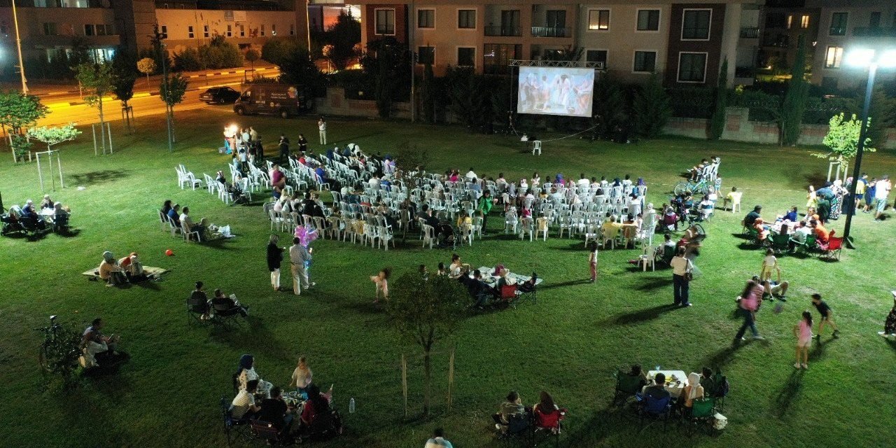 Serdivan Millet Bahçesi’nde Sinema Keyfi