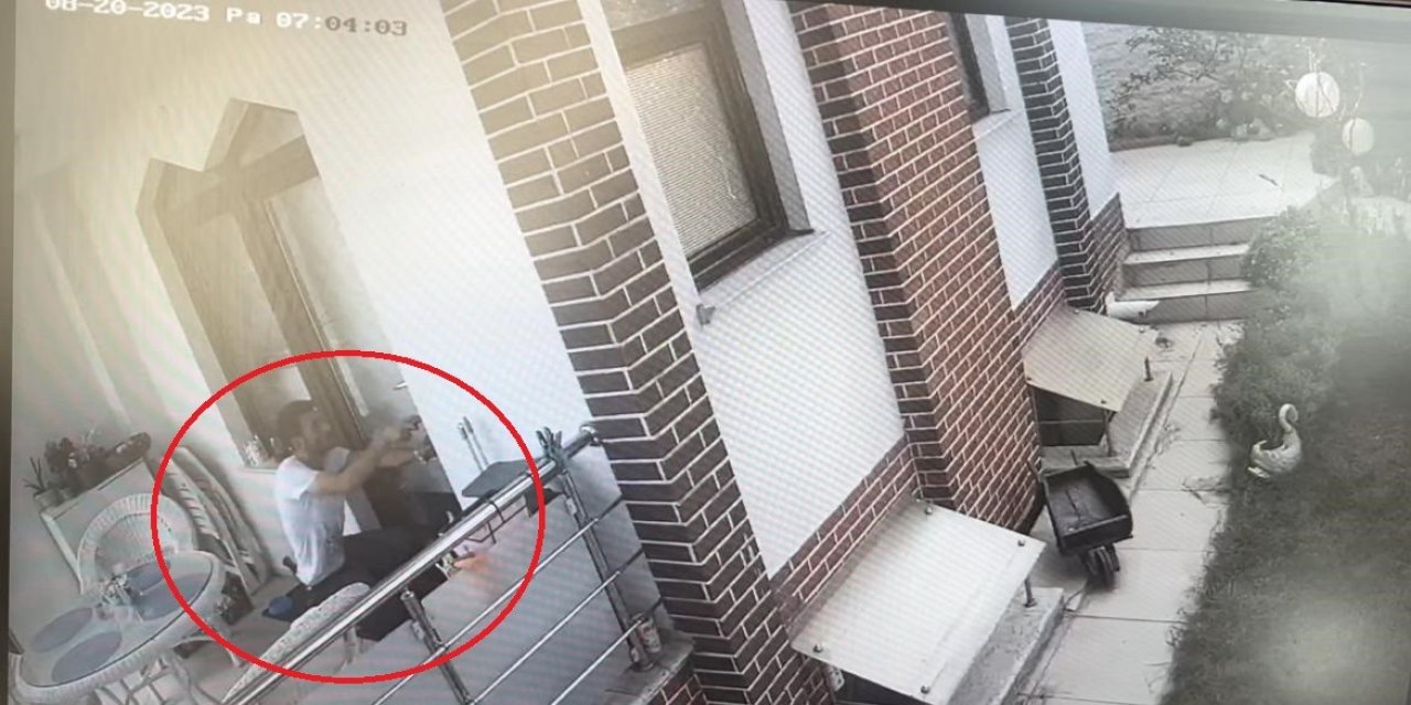 Önce Köpekle Oynadı, Sonra Böyle Soygun Yaptı...tatilde Paraları Yerken Yakalandı