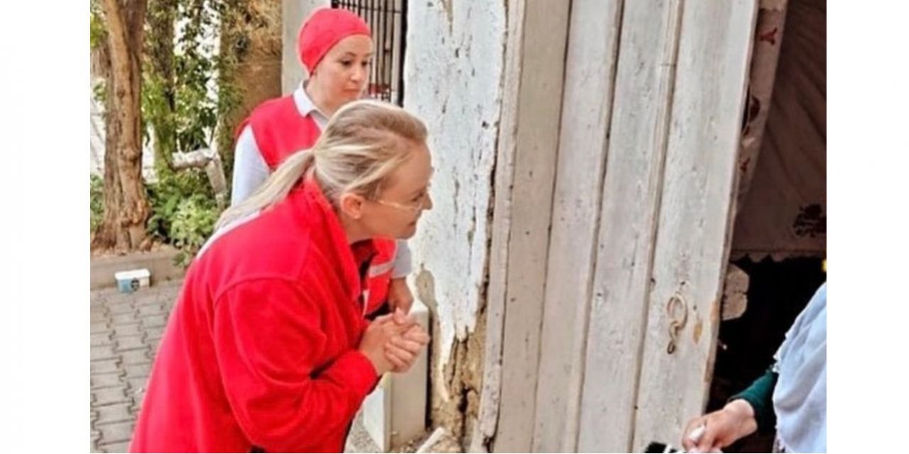 Kızılay ihtiyaç sahiplerinin yanında