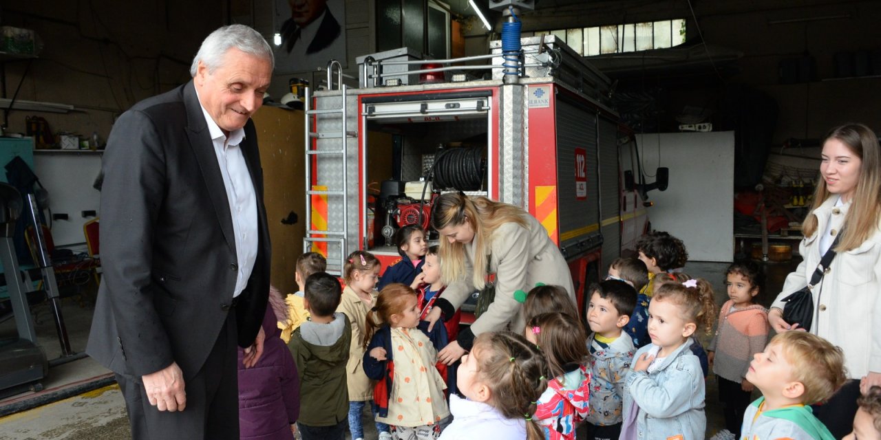 Başkan Bakkalcıoğlu İtfaiye haftasını minik öğrencilerle kutladı