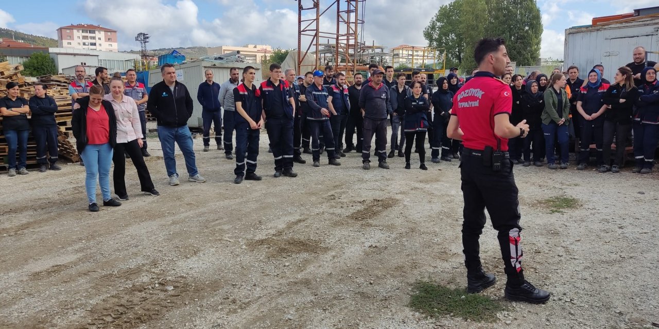 Bozüyük İtfaiye Müdürlüğü’nden fabrika personeline yangın eğitimi