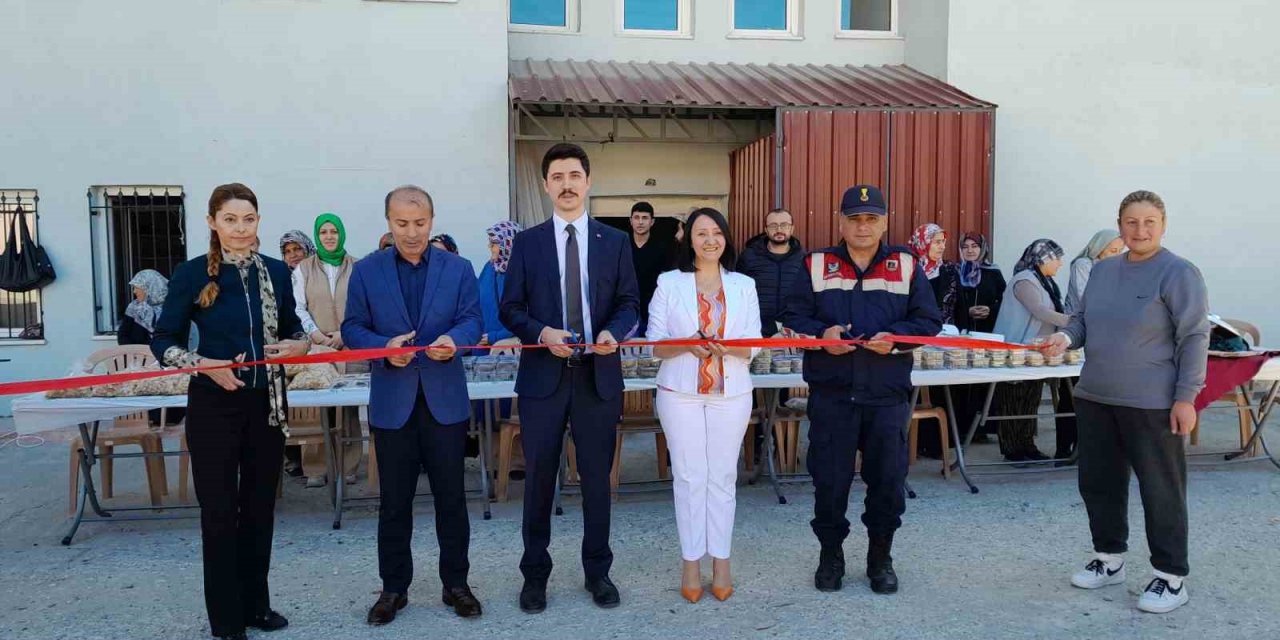 İki Gün Sürecek Hayır Çarşısı Açıldı