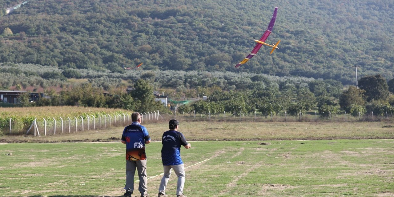 Model Uçaklar Fadıllı Semalarında Yarıştı