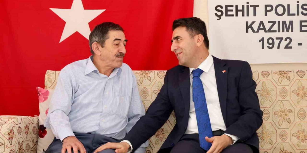 Vali Aygöl Şehit Ailesinin Acısını Paylaştı