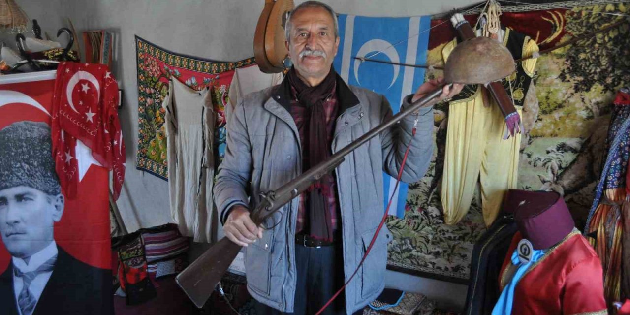 Topladığı Köy Eşyalarıyla Müze Oluşturdu