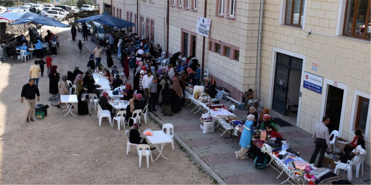 Filistin’e destek için Hayır Çarşısı kuruldu