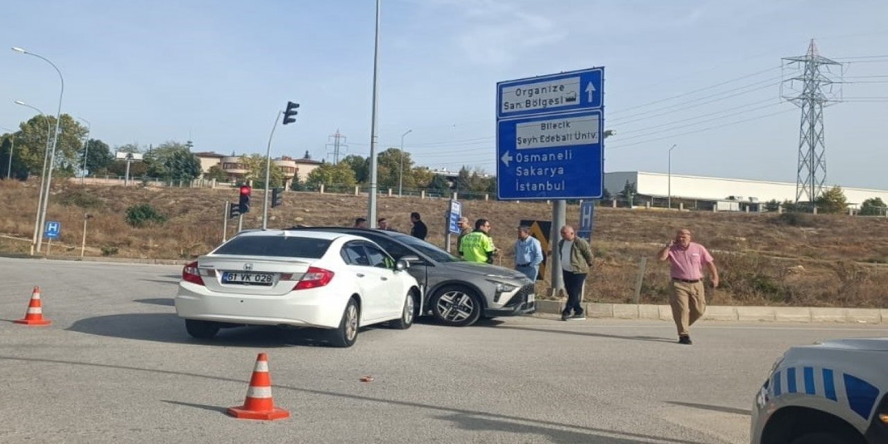 Hastane Kavşağında Kaza
