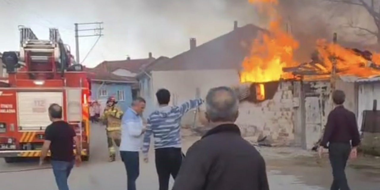 Bahçede Yaktıkları Ateş Eve Sıçradı