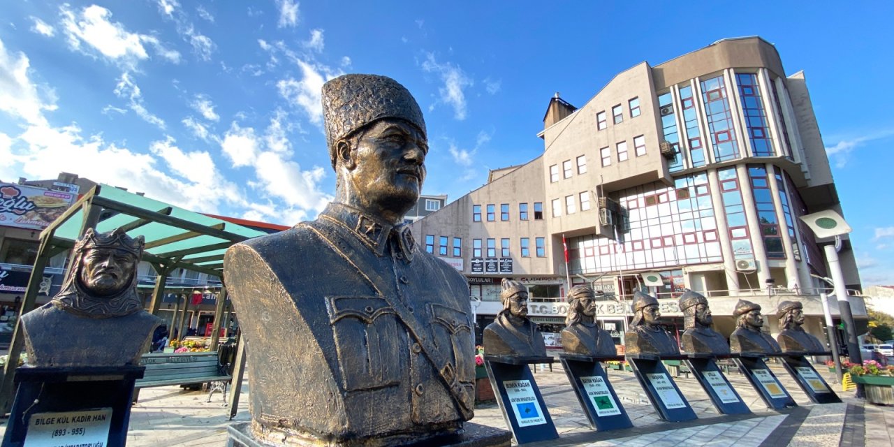 Türk Büyükleri Anıtı yeni bir görünüme kavuştu
