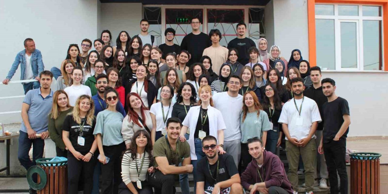 Tıp Öğrencileri Çadır Projesiyle Gönüllü Sağlık Hizmeti Vermeye Devam Ediyor