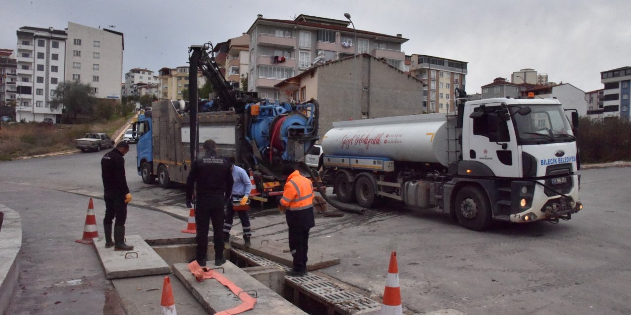 Şehir Merkezi’nde ki mazgallar temizlendi