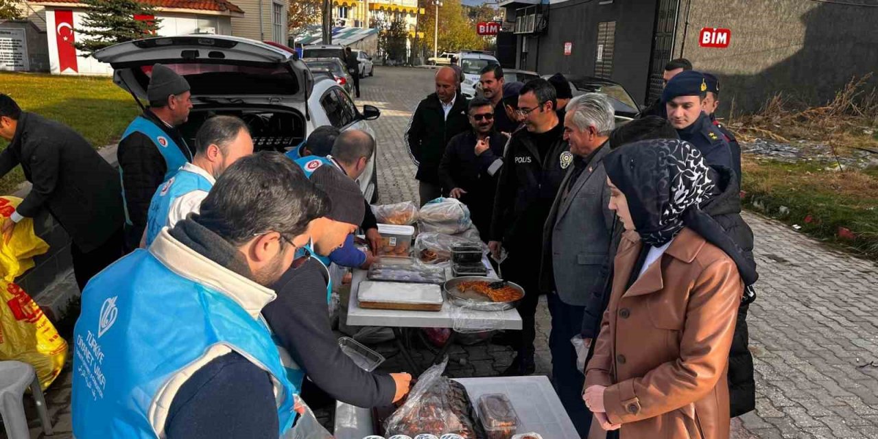 Dumlupınar’da Filistin İçin Hayır Çarşısı