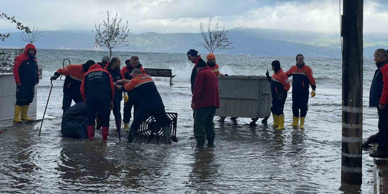 Fırtına Hayatı Felç Etti