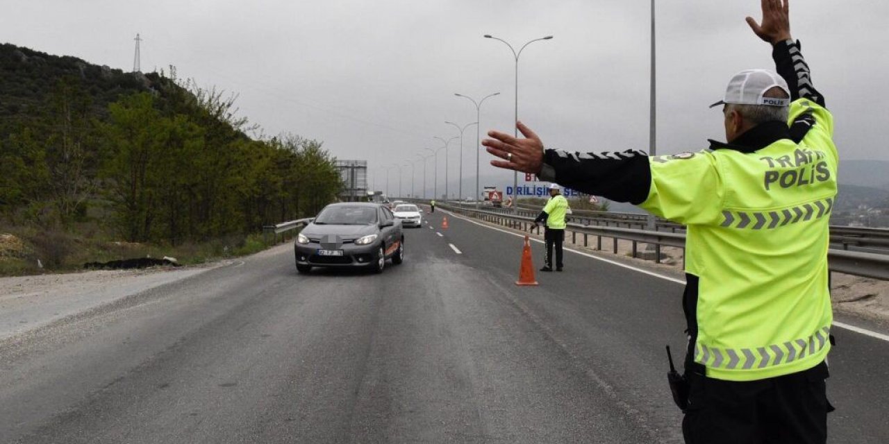 Trafik Denetiminde 8 Sürücüye İdari Para Cezası Yazıldı