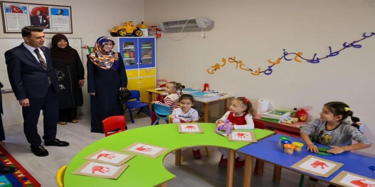 Minik Öğrenci Valiye Okulunu Gezdirdi