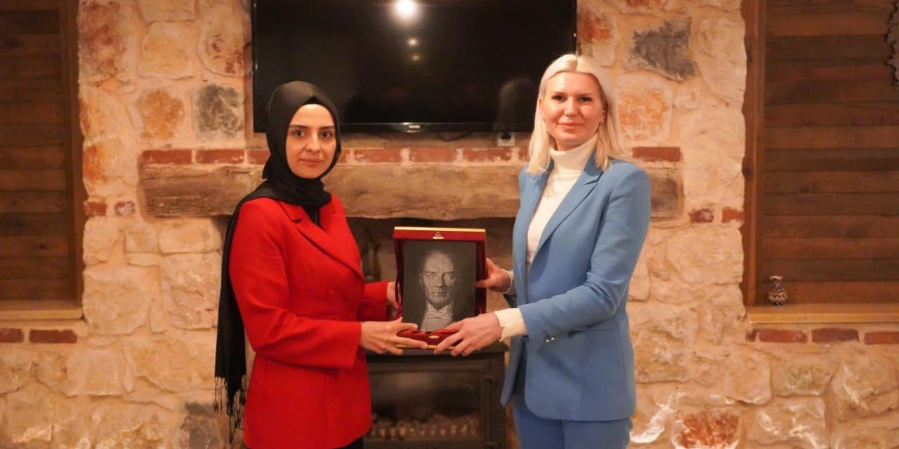 Belediye Başkanından Özel Veda Hediyesi